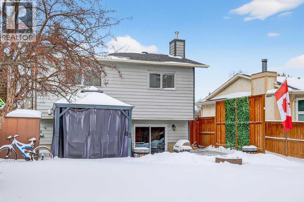 Single Family House 4 Level for Sale in  Deersaxon Circle SE Deer Run Calgary 