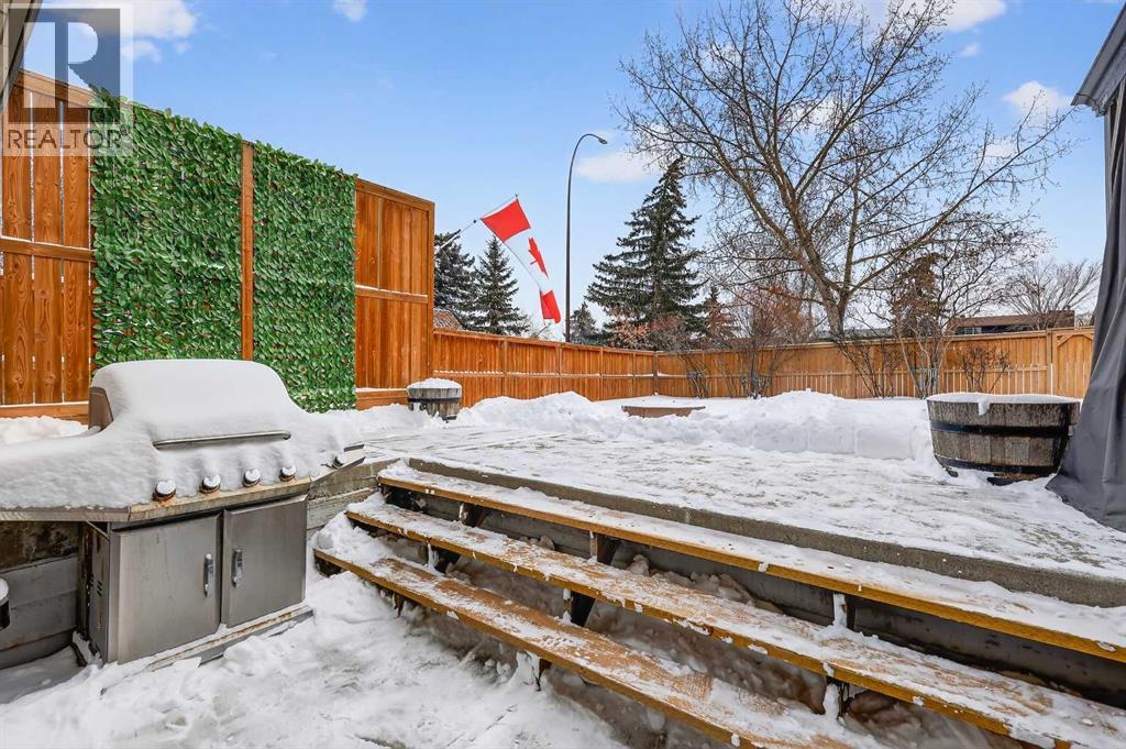 Single Family House 4 Level for Sale in  Deersaxon Circle SE Deer Run Calgary 