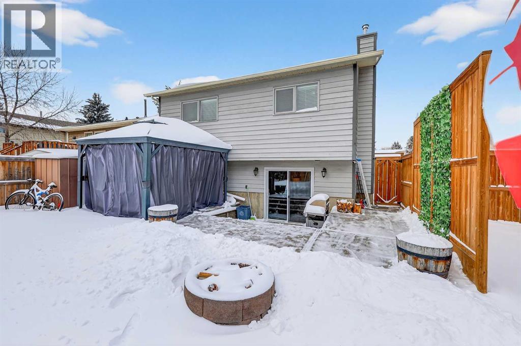 Single Family House 4 Level for Sale in  Deersaxon Circle SE Deer Run Calgary 
