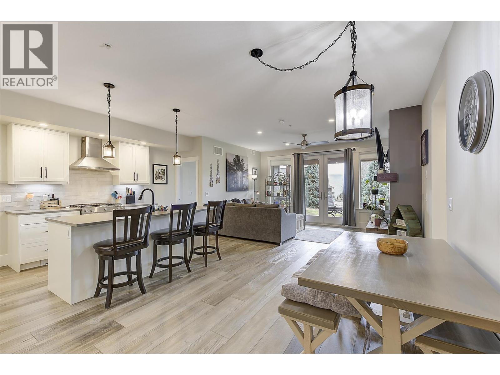 4000 Redstone Crescent Unit# 222, Peachland