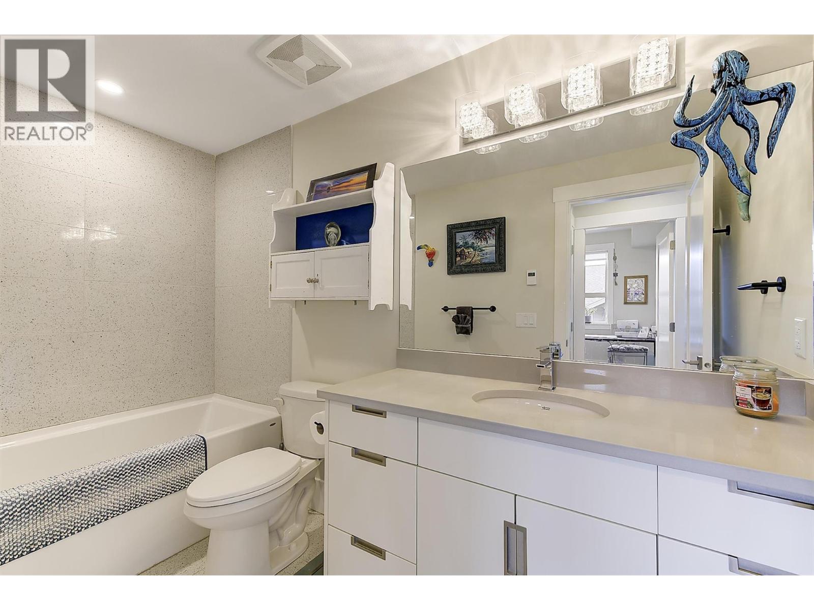 4000 Redstone Crescent Unit# 222, Peachland