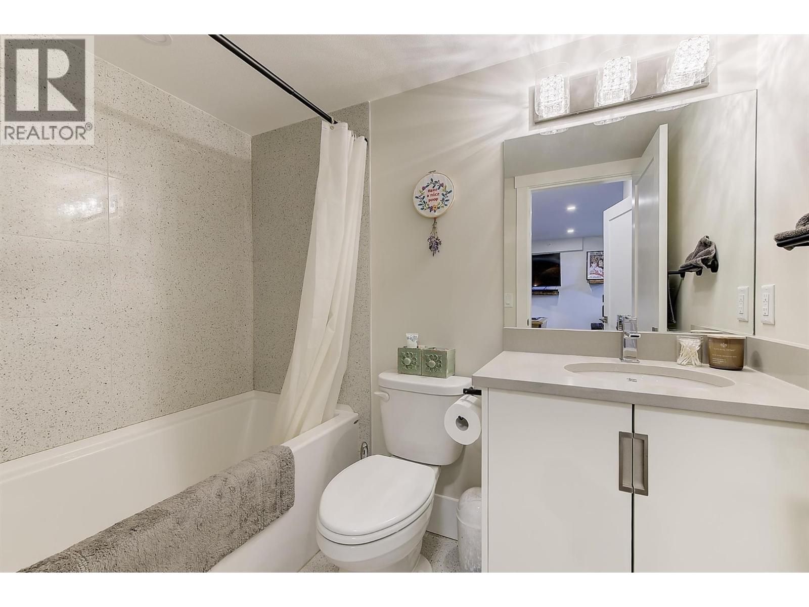 4000 Redstone Crescent Unit# 222, Peachland