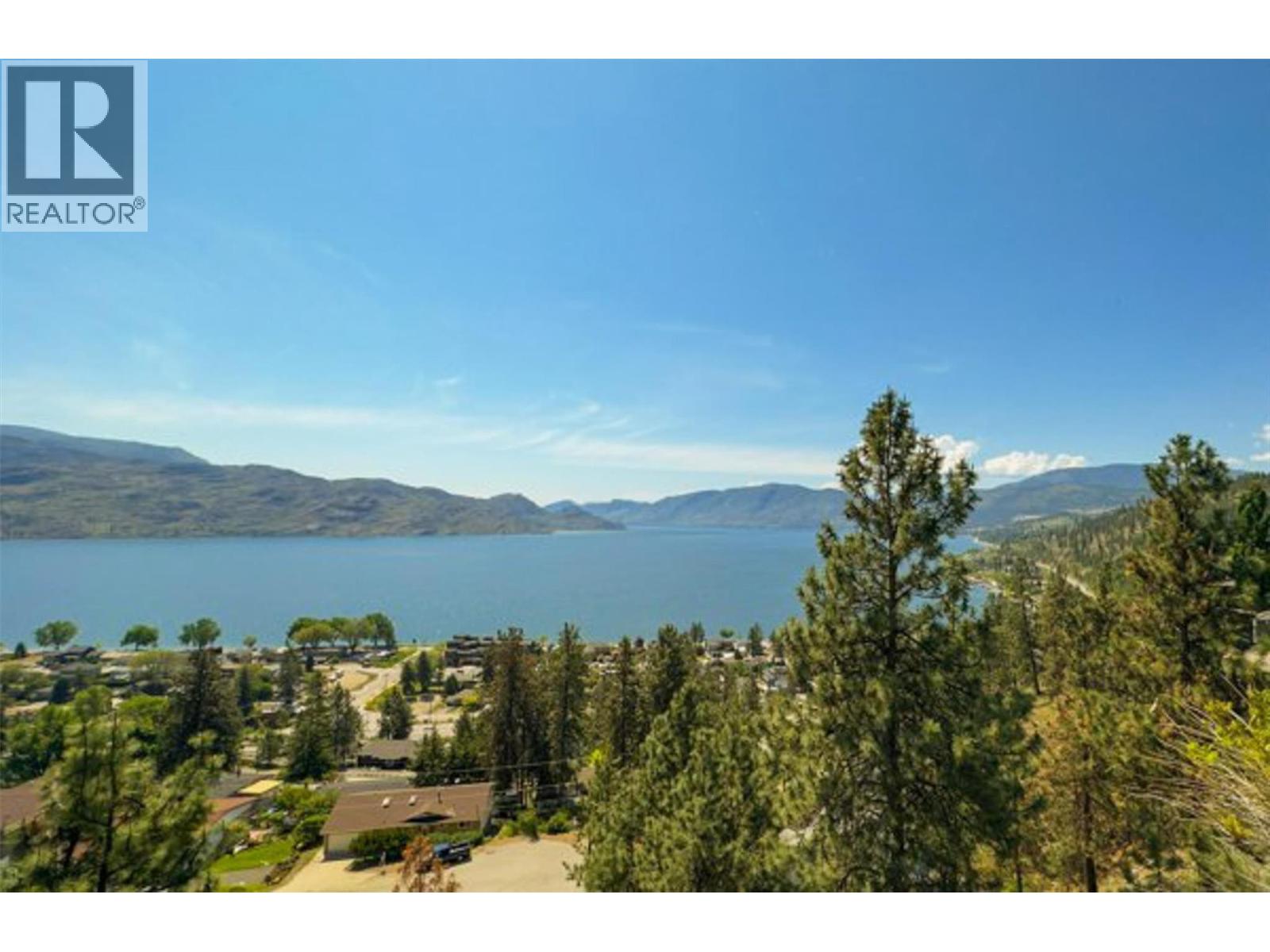 4000 Redstone Crescent Unit# 222, Peachland