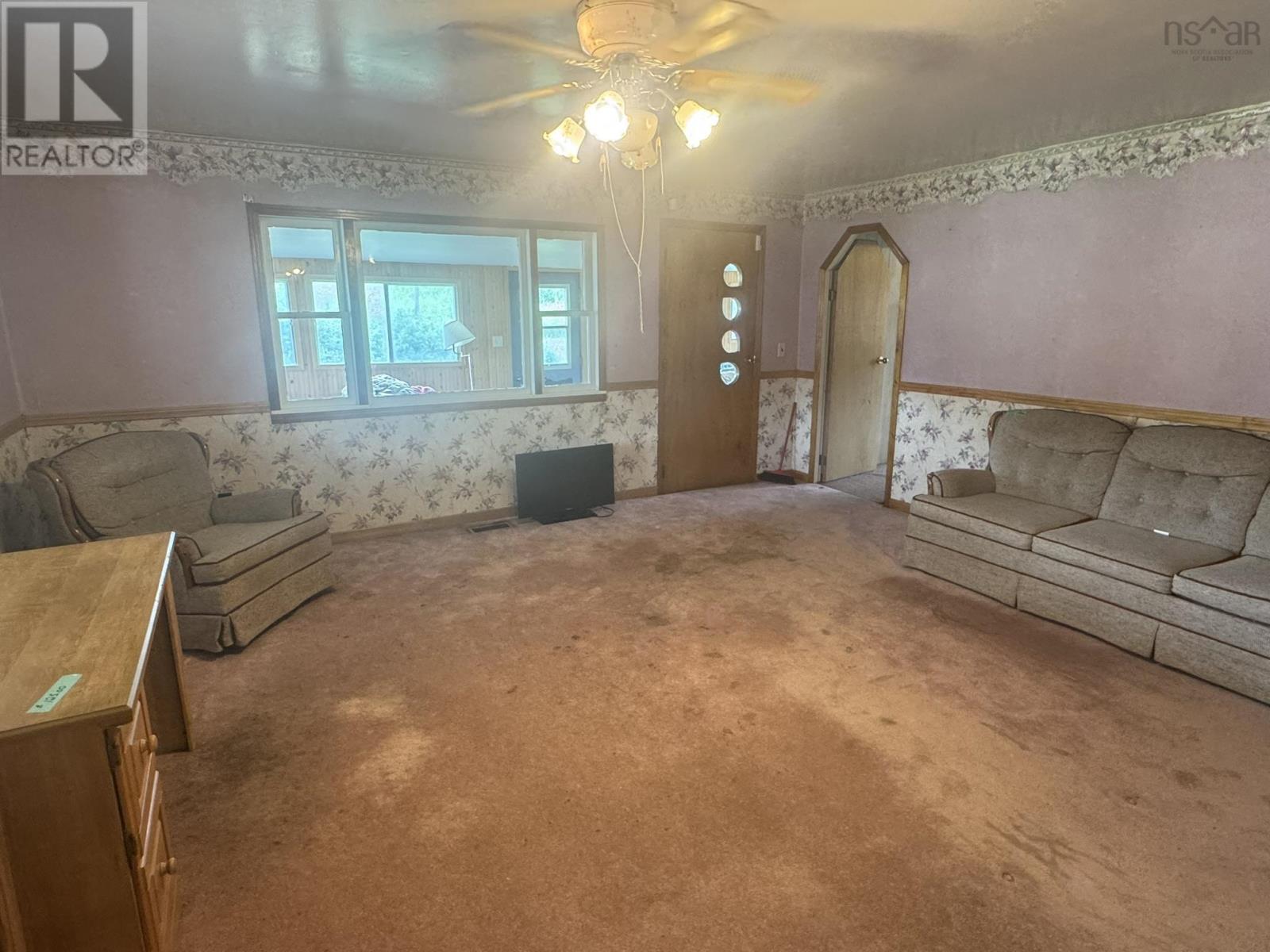 185 West Caledonia Road,Caledonia,,