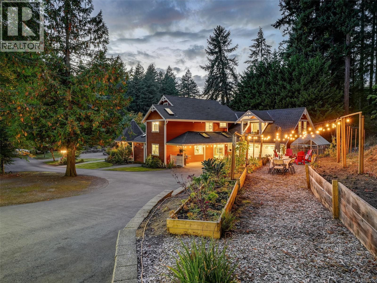 6583 Wallace Dr, Central Saanich