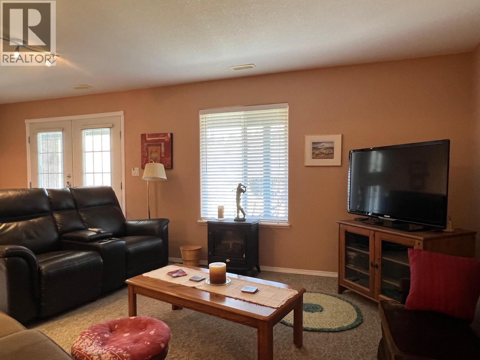 678 6th Street, Vernon