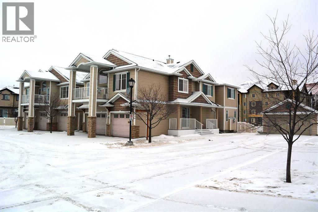 Single Family House for Sale in  Royal Birch Mount NW Royal Oak Calgary 