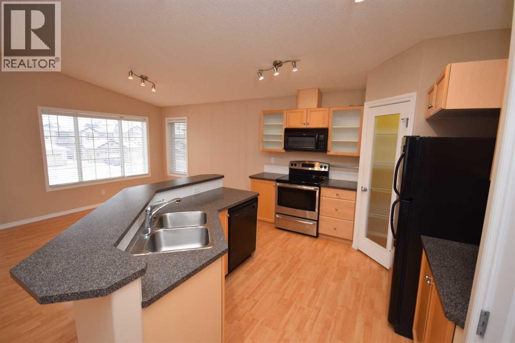 Single Family House for Sale in  Royal Birch Mount NW Royal Oak Calgary 