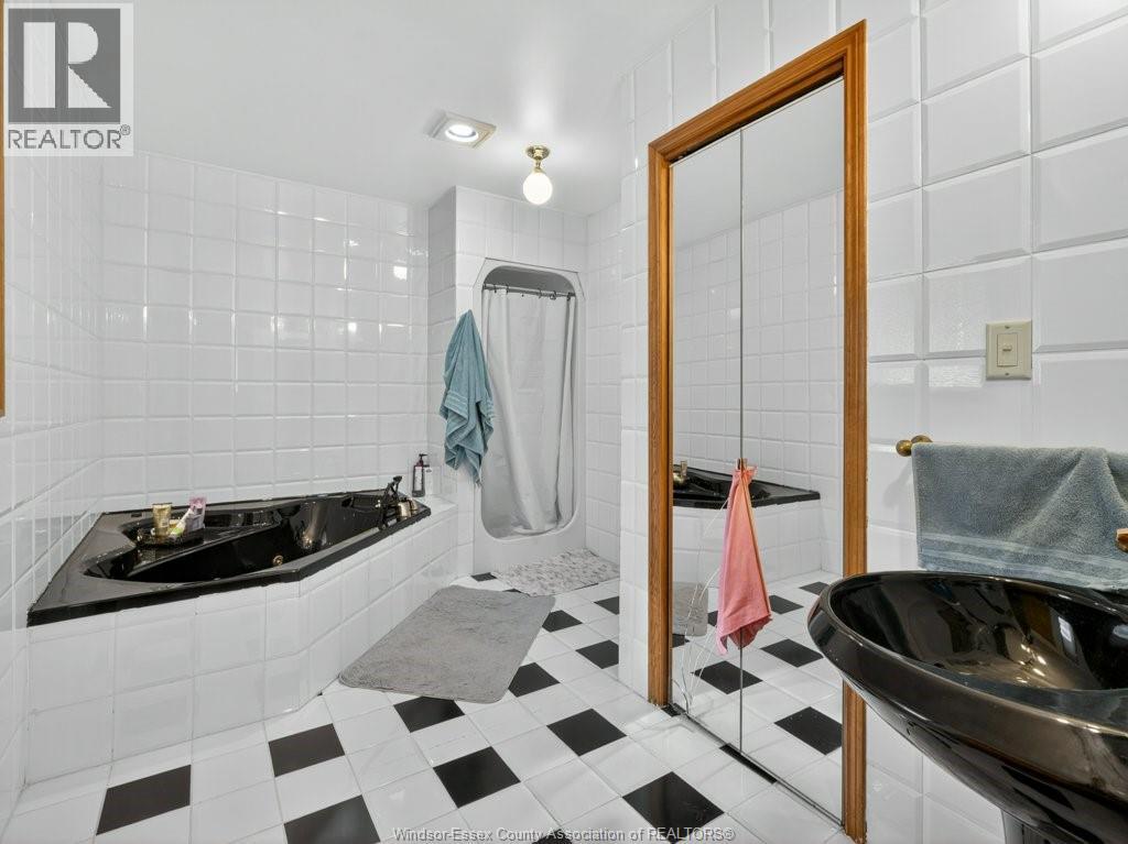 2495 Division ROAD North - 22