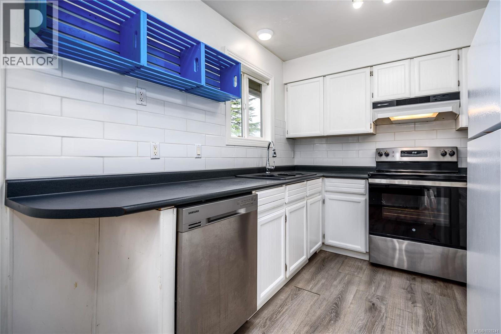 496 SANDOWNE DR - Image 3