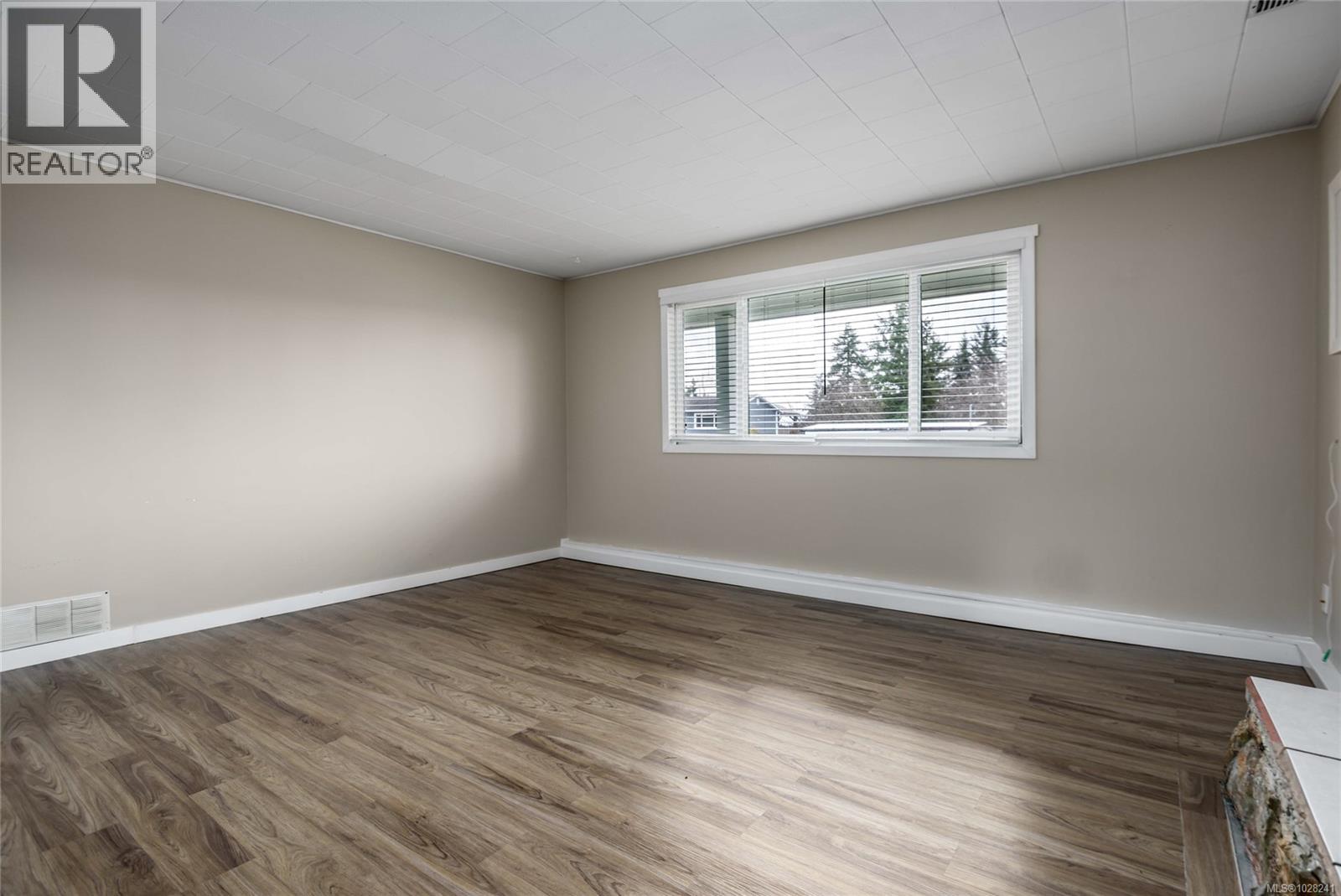 496 SANDOWNE DR - 36