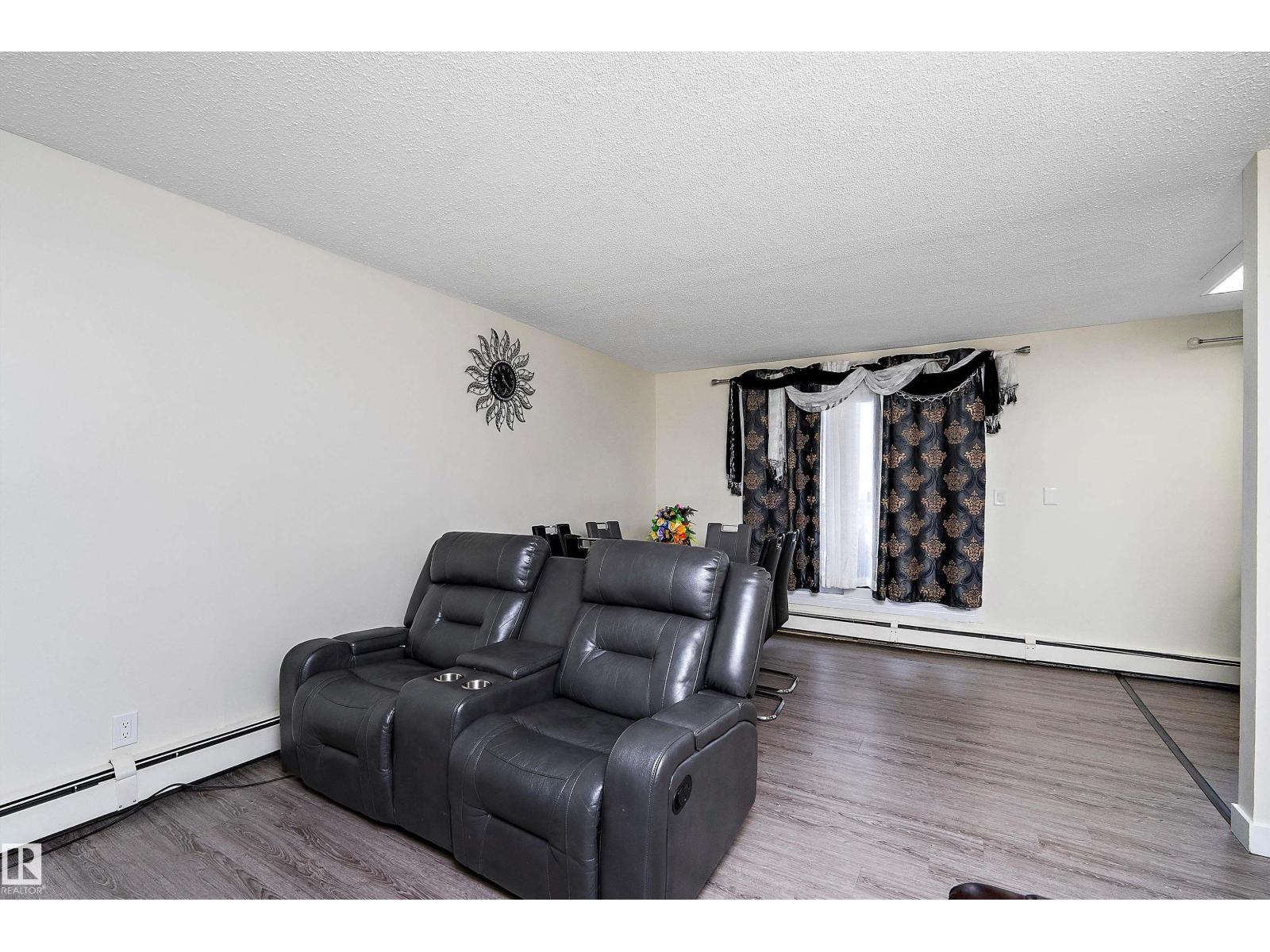 Single Family House for Sale in #  Fort RD NW Edmonton 