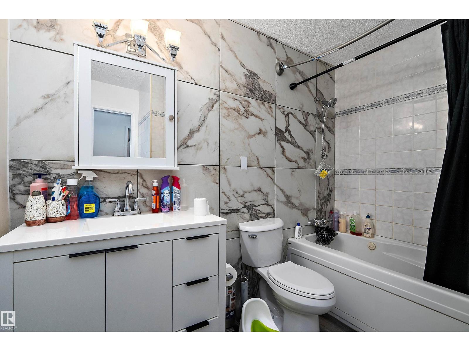 Single Family House for Sale in #  Fort RD NW Edmonton 