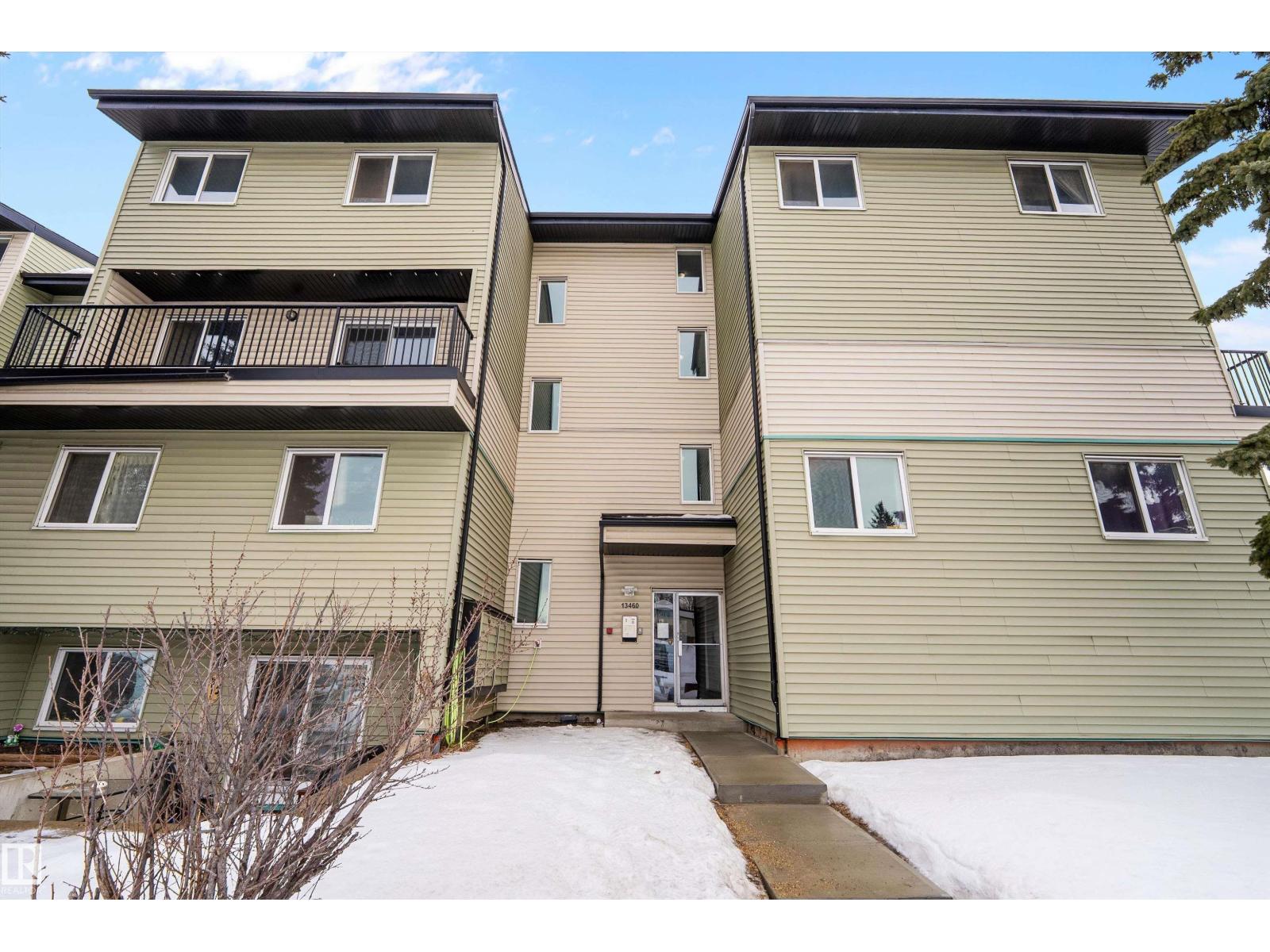 Single Family House for Sale in #  Fort RD NW Edmonton 