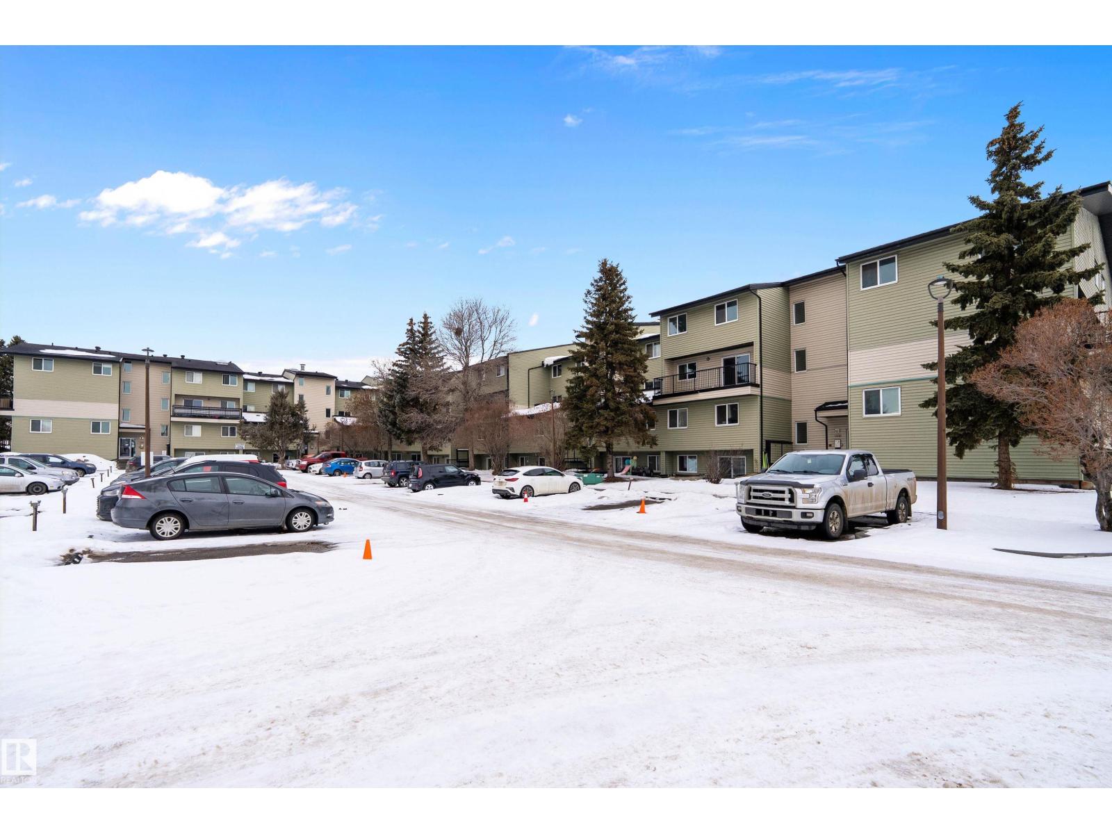 Single Family House for Sale in #  Fort RD NW Edmonton 