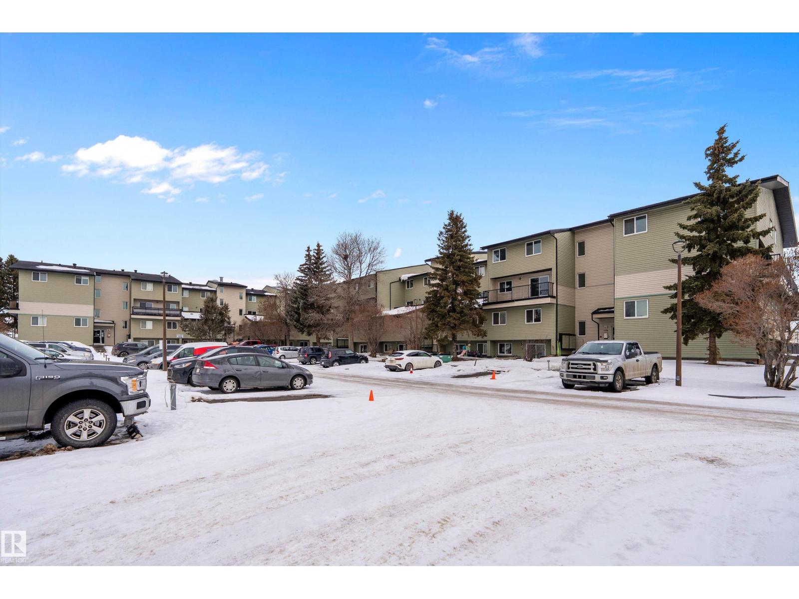 Single Family House for Sale in #  Fort RD NW Edmonton 