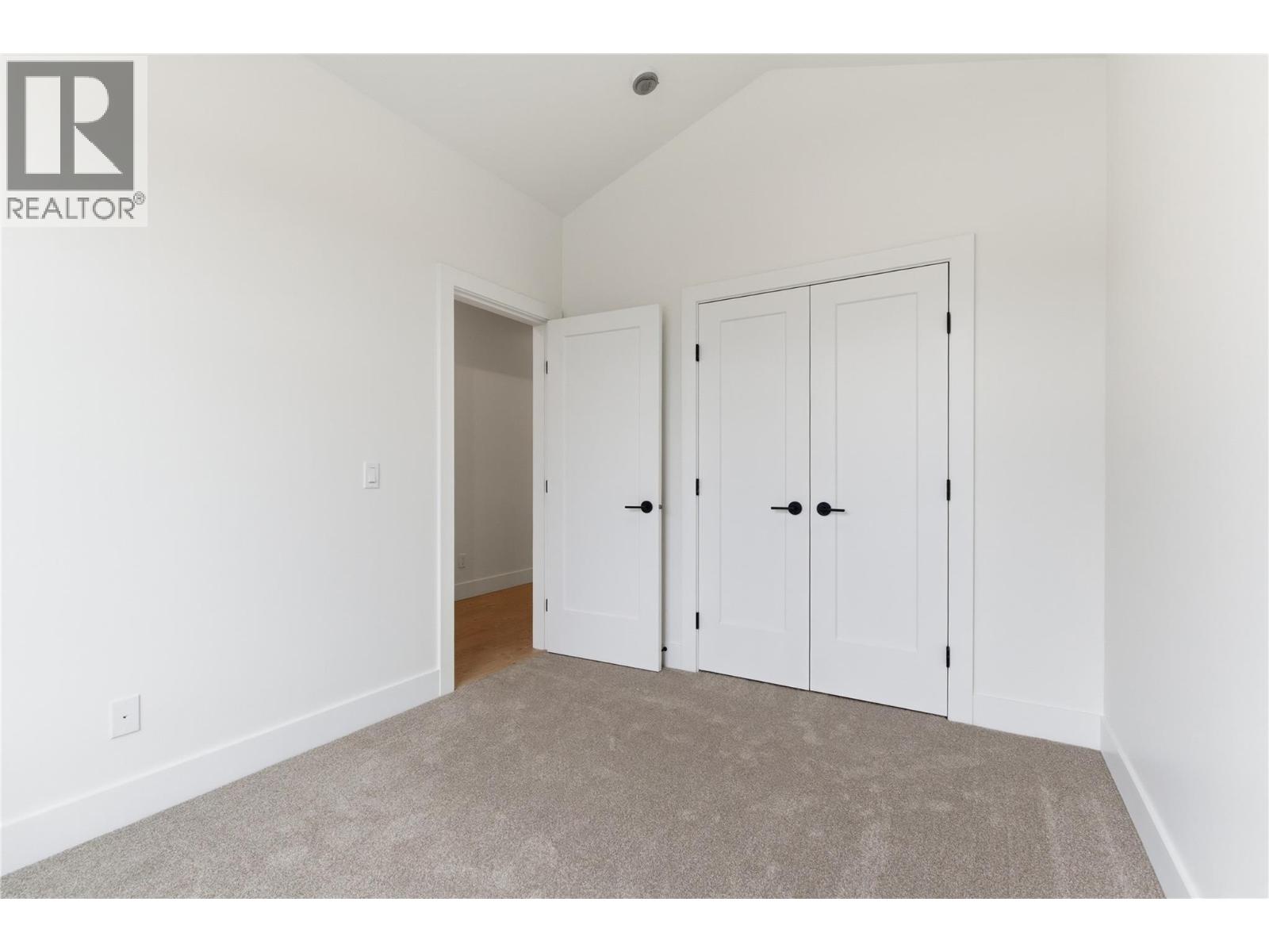 2468 Bradley Drive, Armstrong