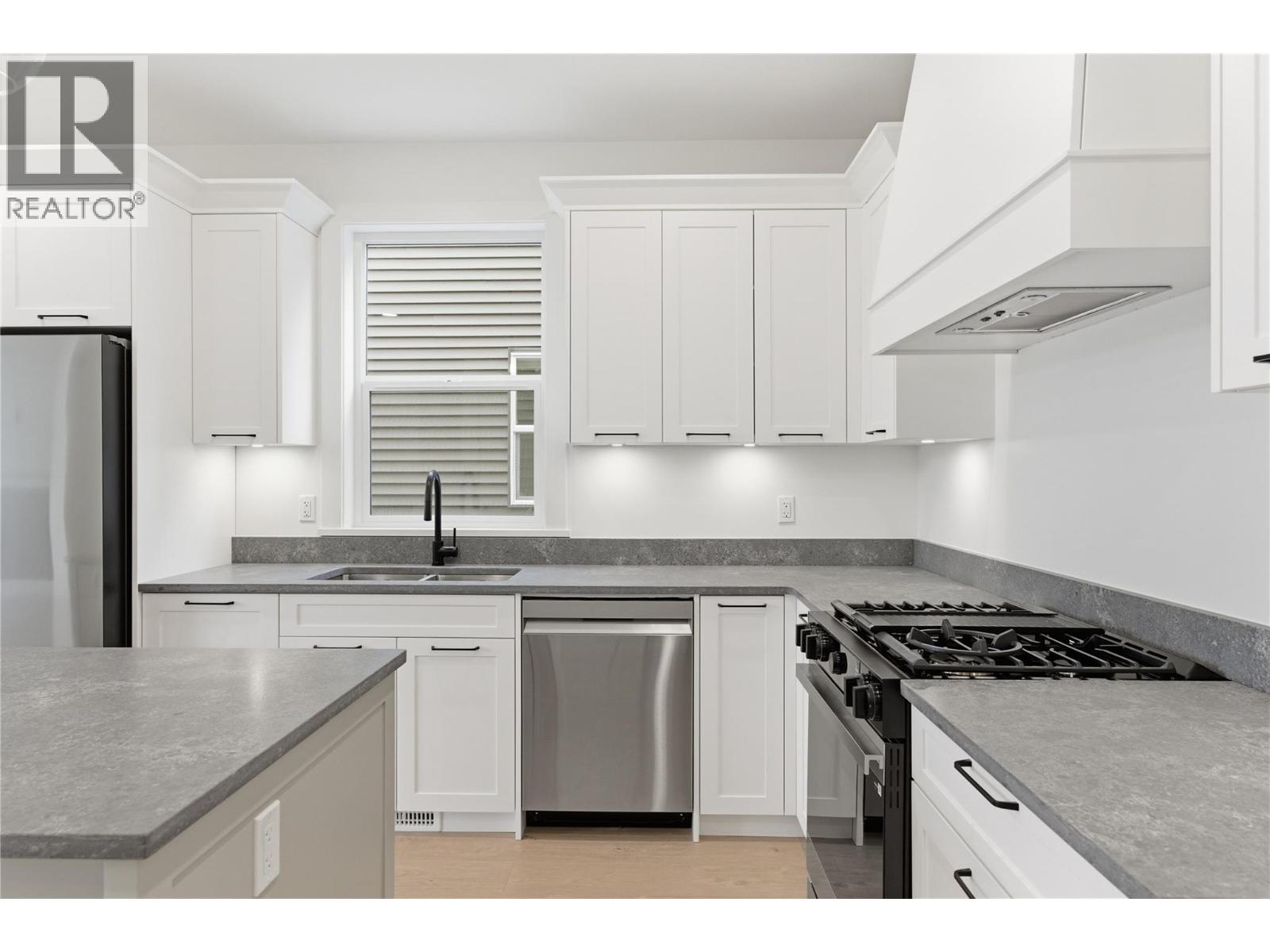 2468 Bradley Drive, Armstrong