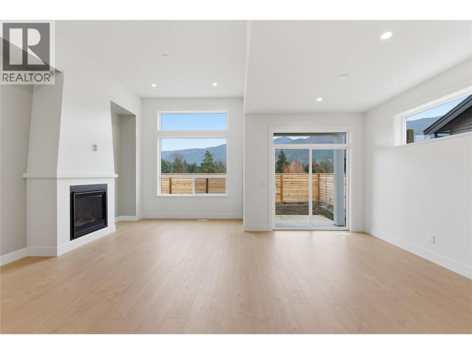 2468 Bradley Drive, Armstrong