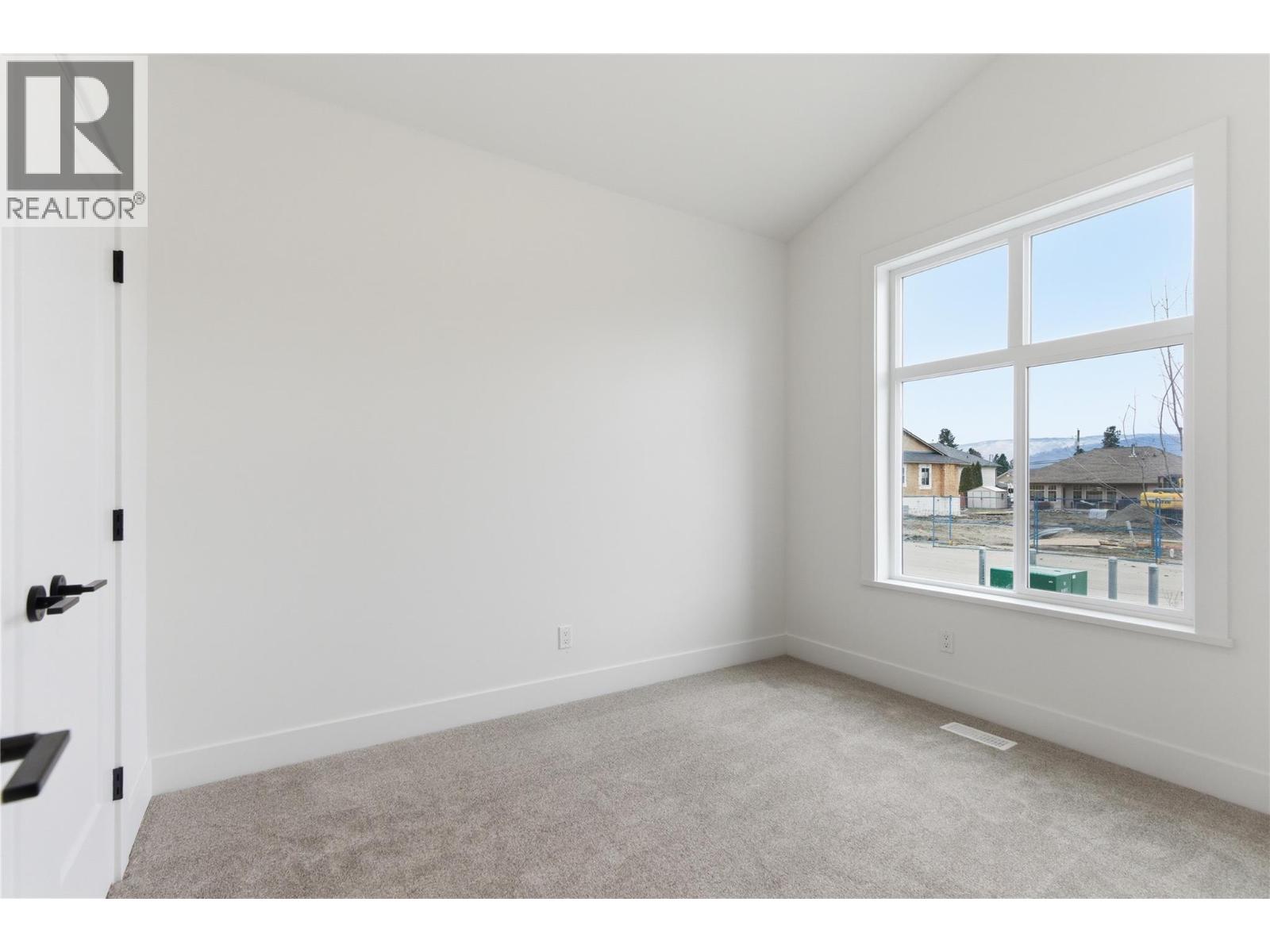 2468 Bradley Drive, Armstrong