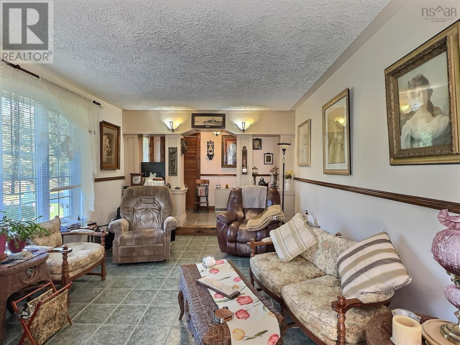 61 Franklin Drive - 5