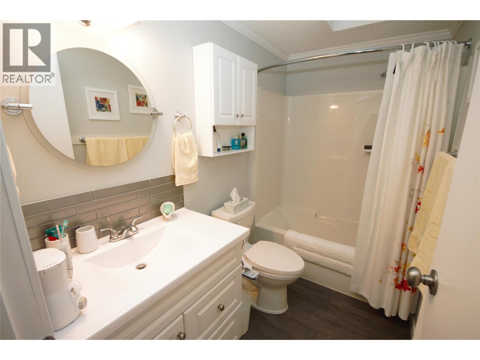 8598 97 Highway Unit# 6, Oliver