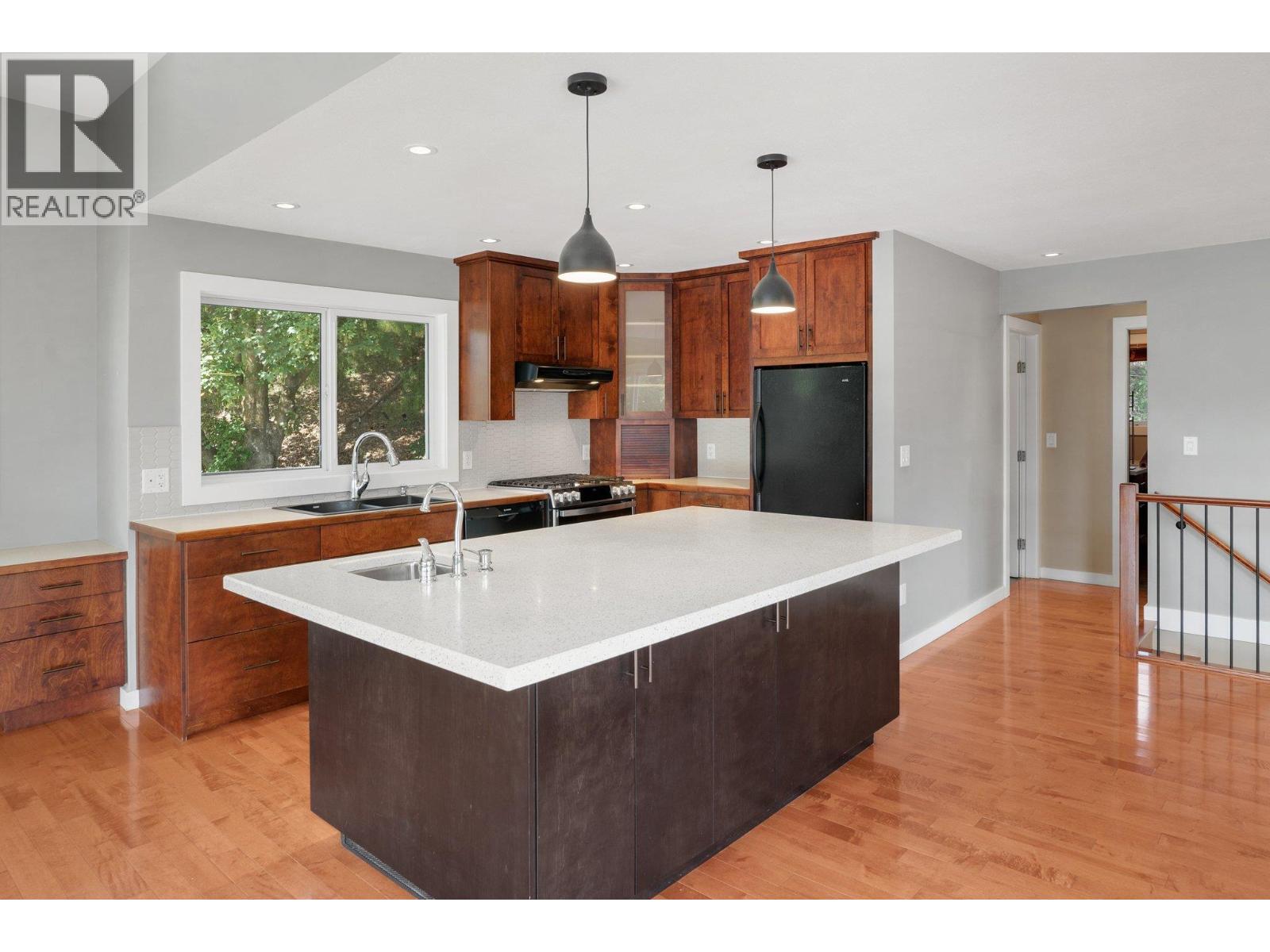 220 West Bench Drive, Penticton