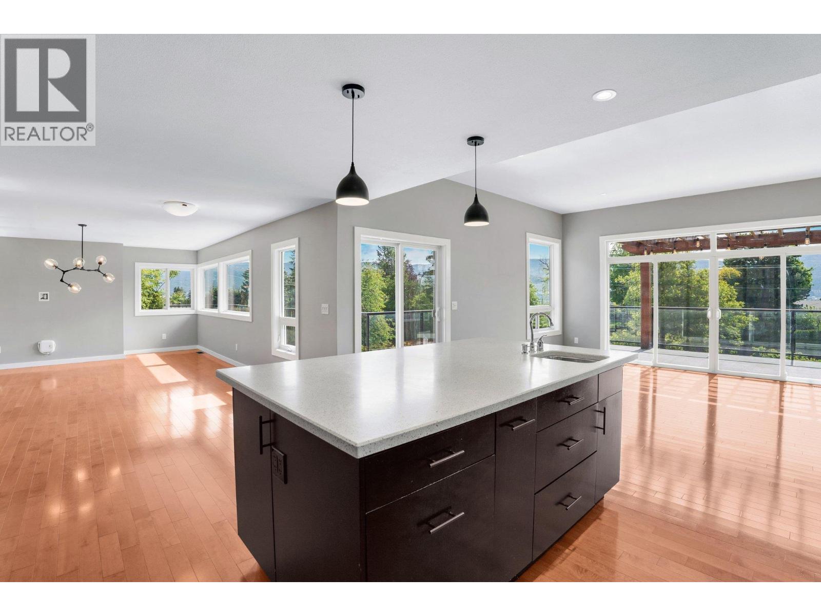 220 West Bench Drive, Penticton