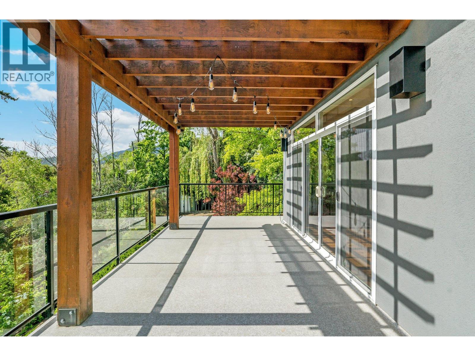 220 West Bench Drive, Penticton