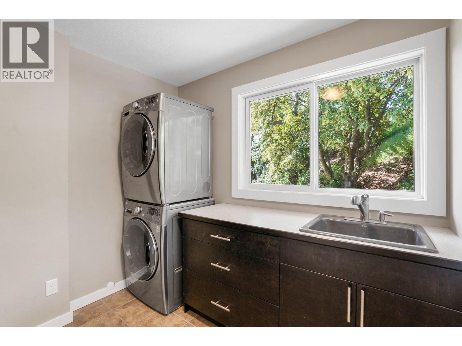 220 West Bench Drive, Penticton