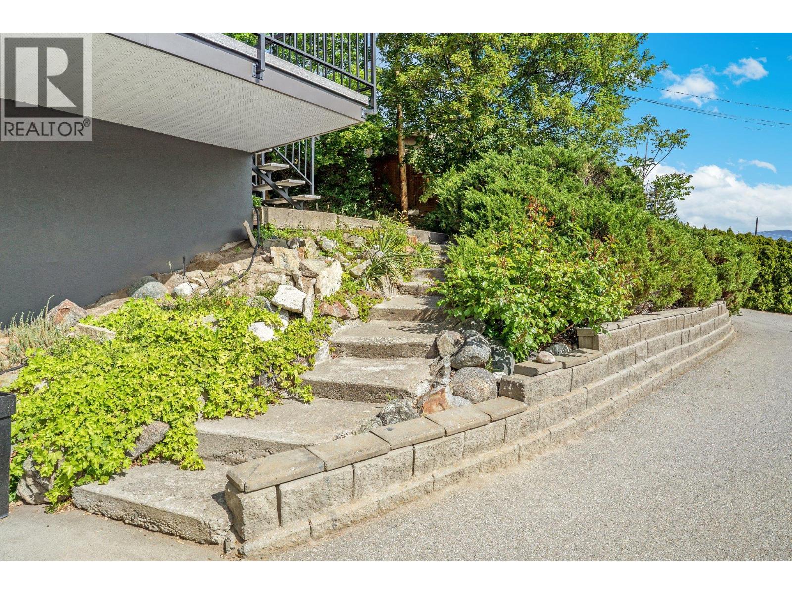220 West Bench Drive, Penticton
