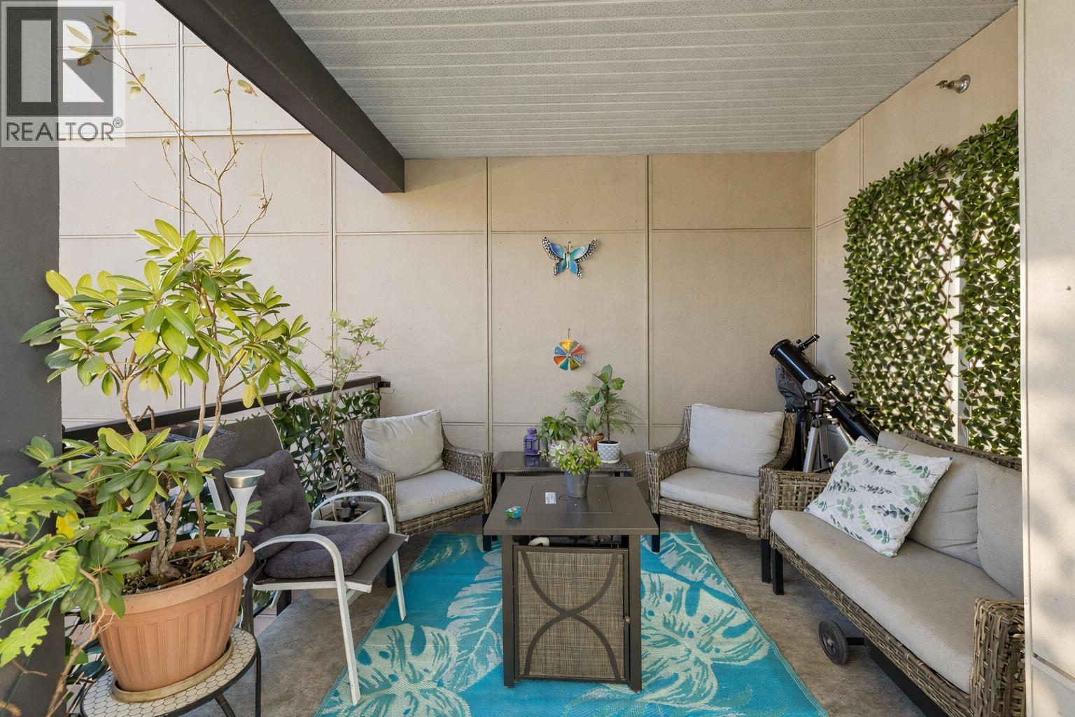 306 22577 ROYAL CRESCENT, Maple Ridge