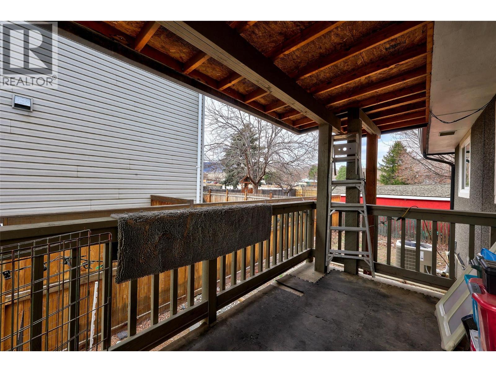 862 DESMOND Street - 23