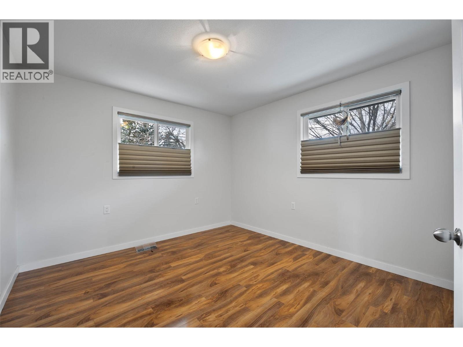 862 DESMOND Street - 12
