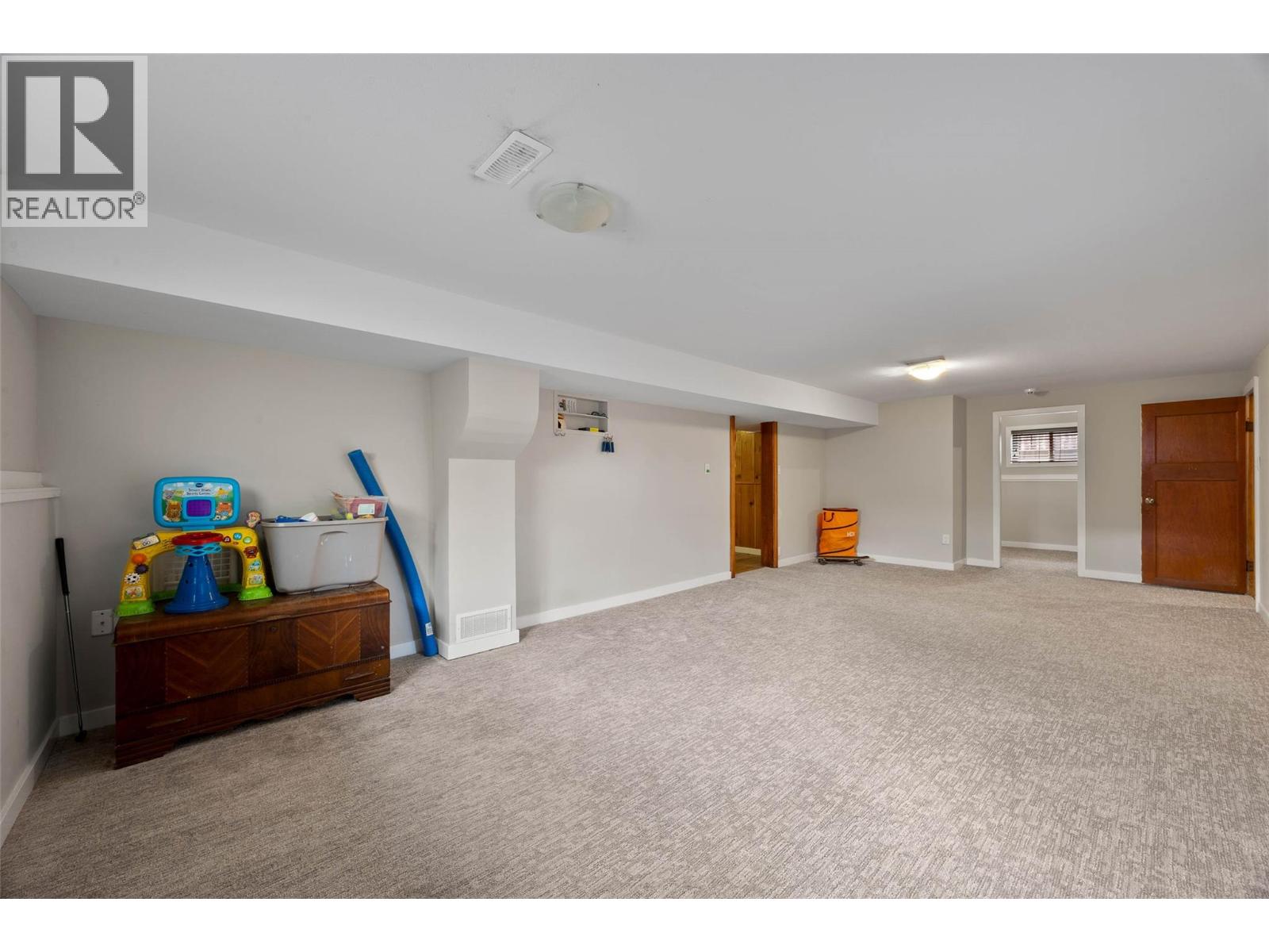 862 DESMOND Street - 18