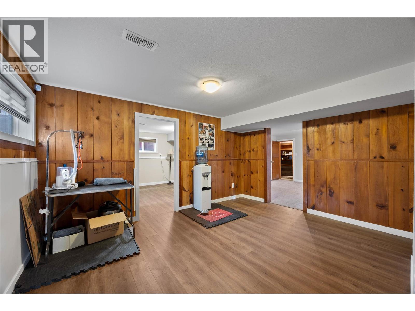862 DESMOND Street - 16
