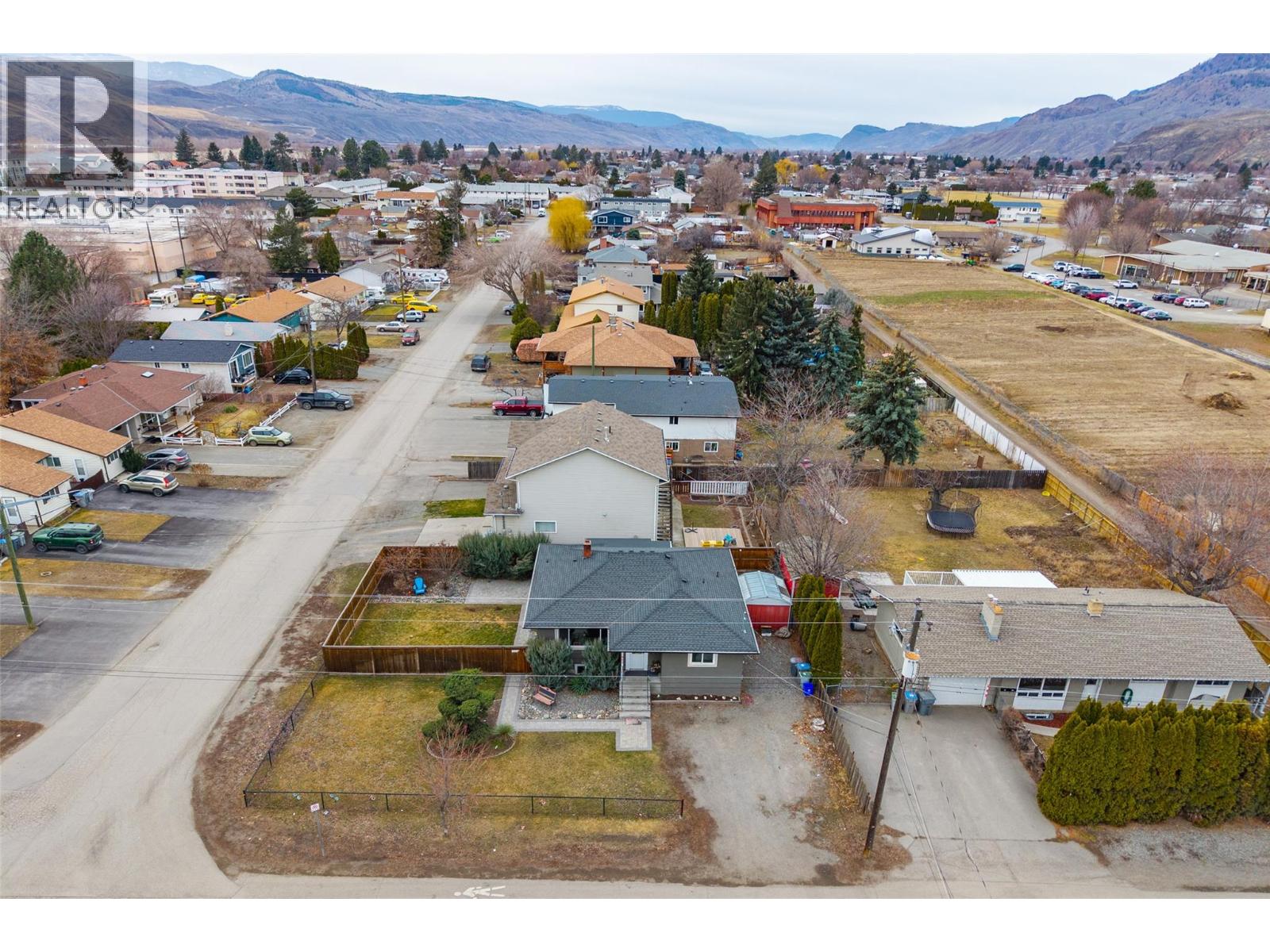 862 DESMOND Street - 30
