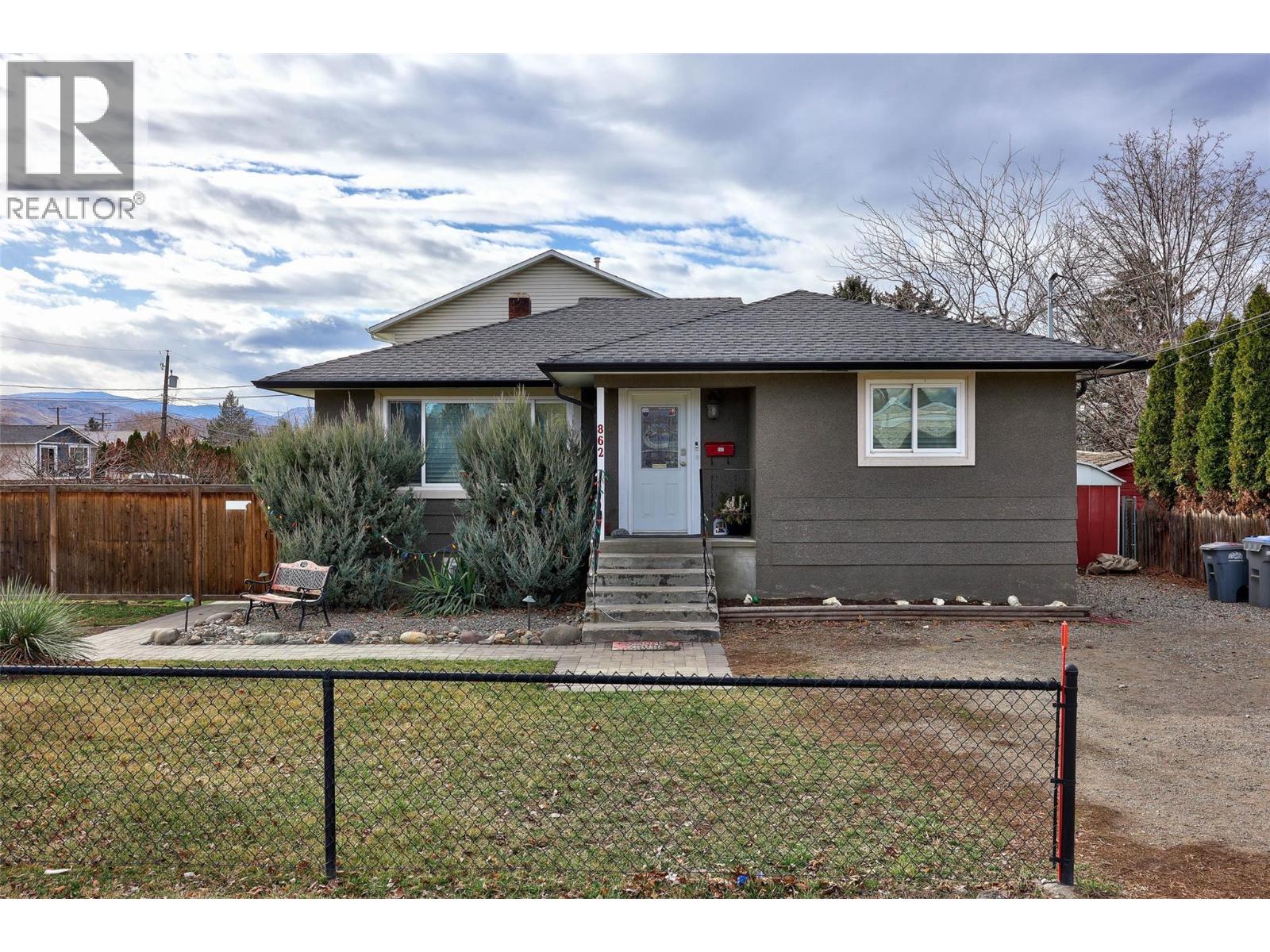 862 DESMOND Street - 1