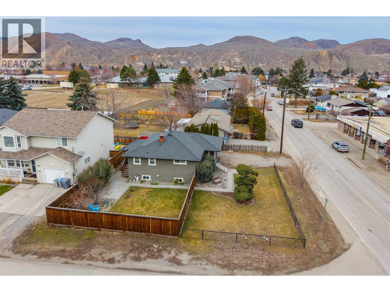 862 DESMOND Street - 35