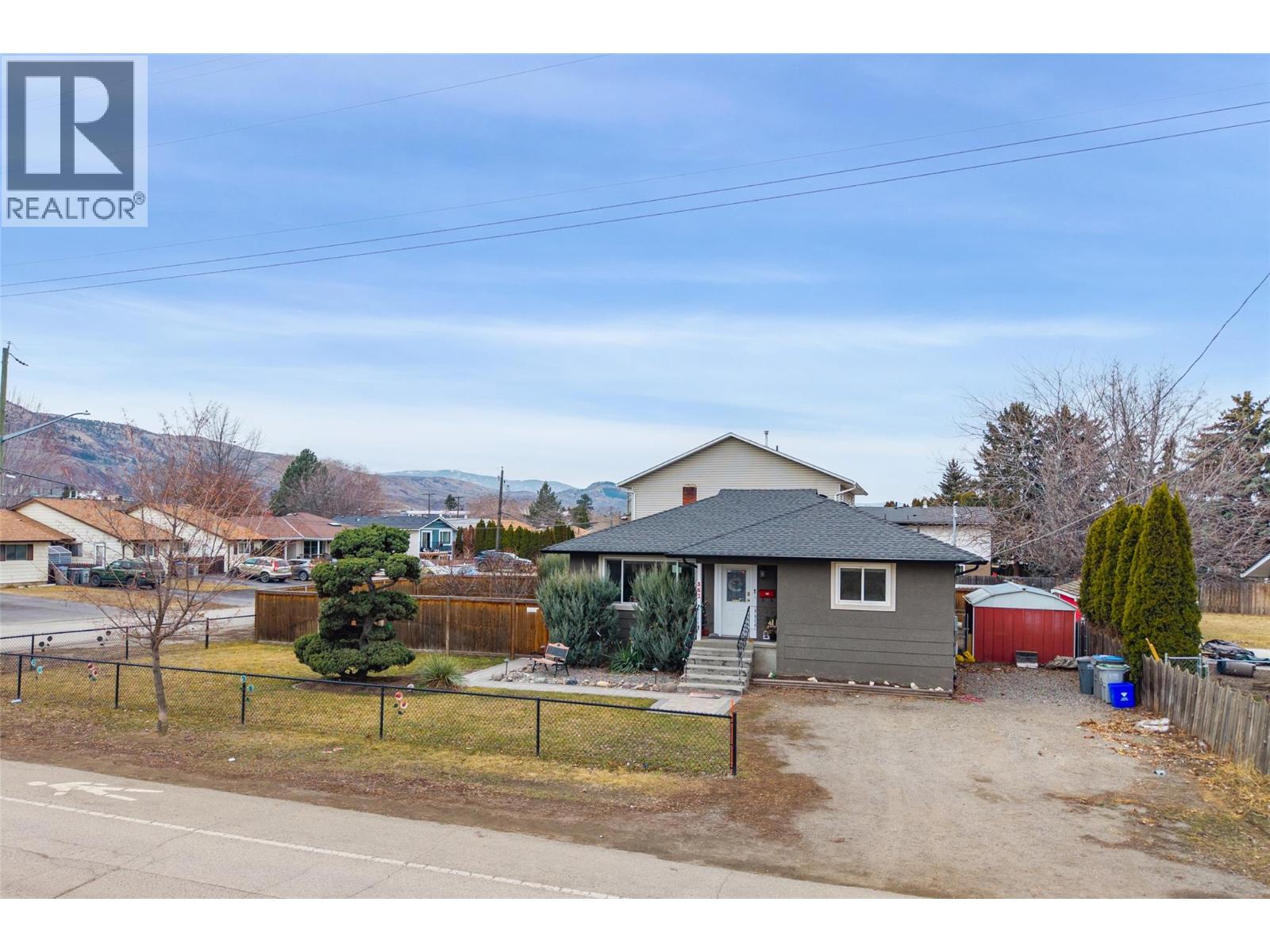 862 DESMOND Street - 29