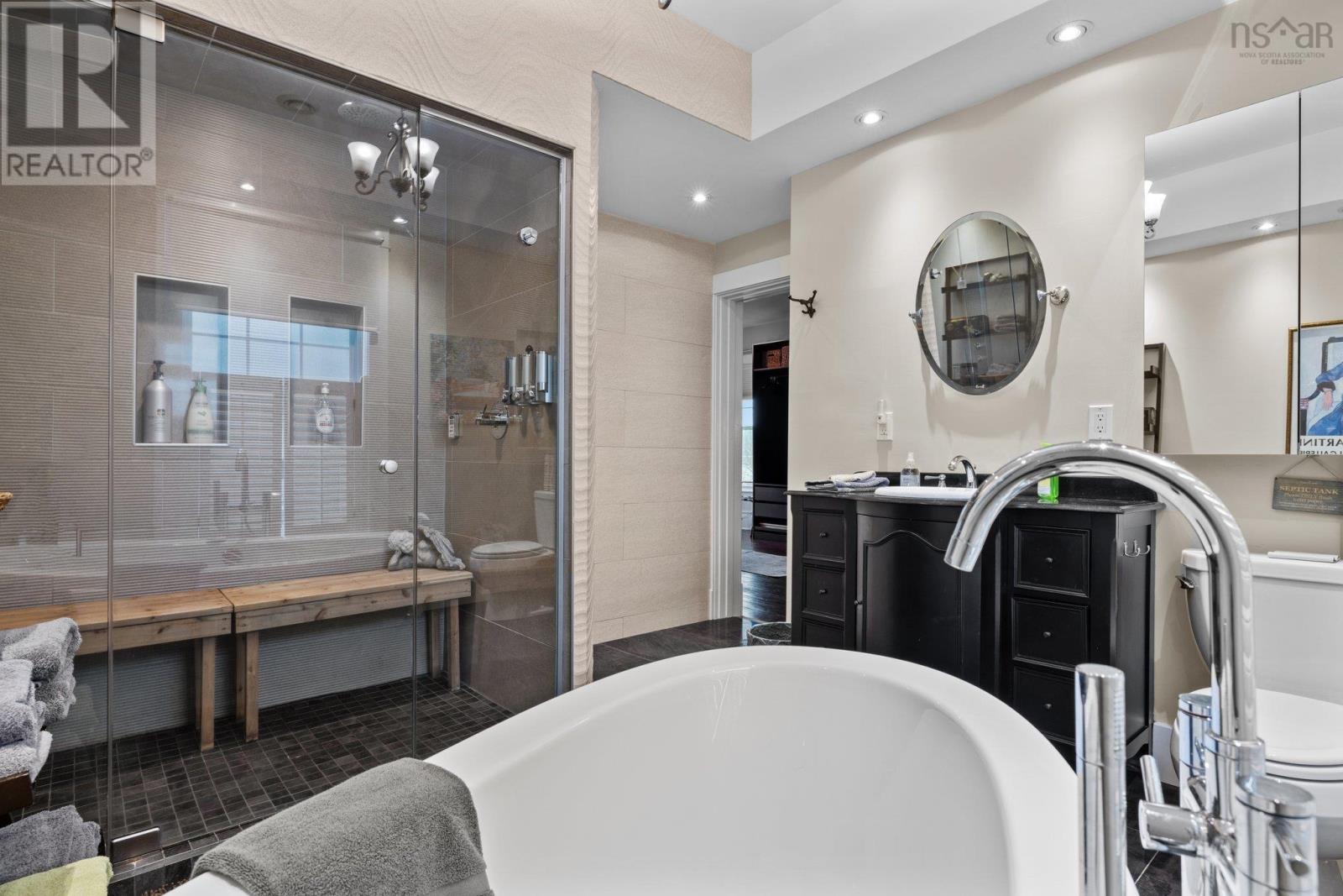 Property 4 of 13 of 123 Duke Street