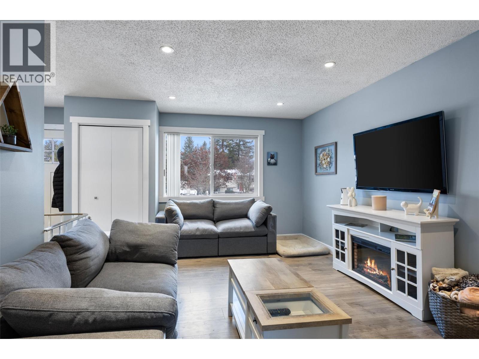 453 ROBIN Drive, Barriere