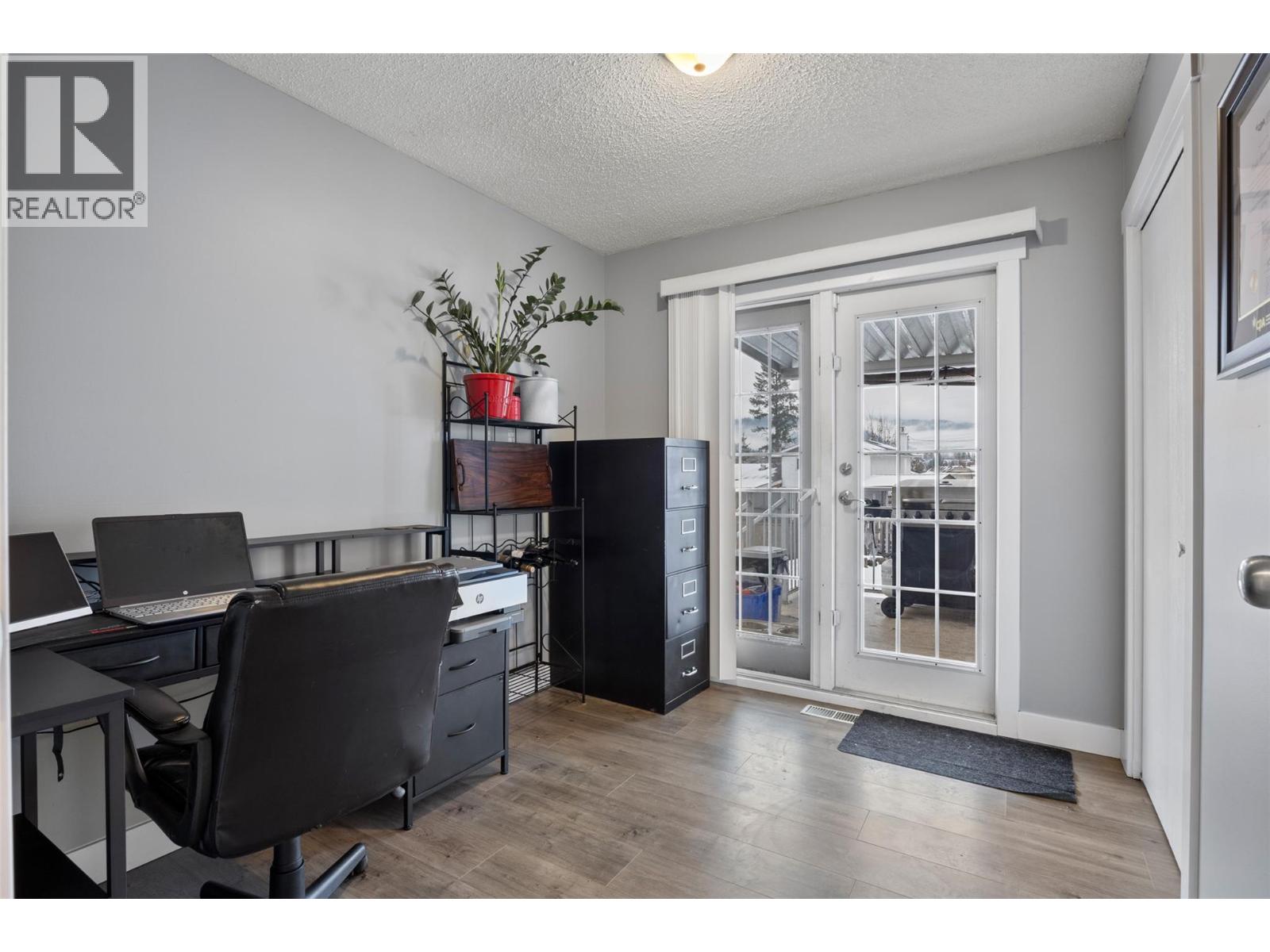 453 ROBIN Drive, Barriere