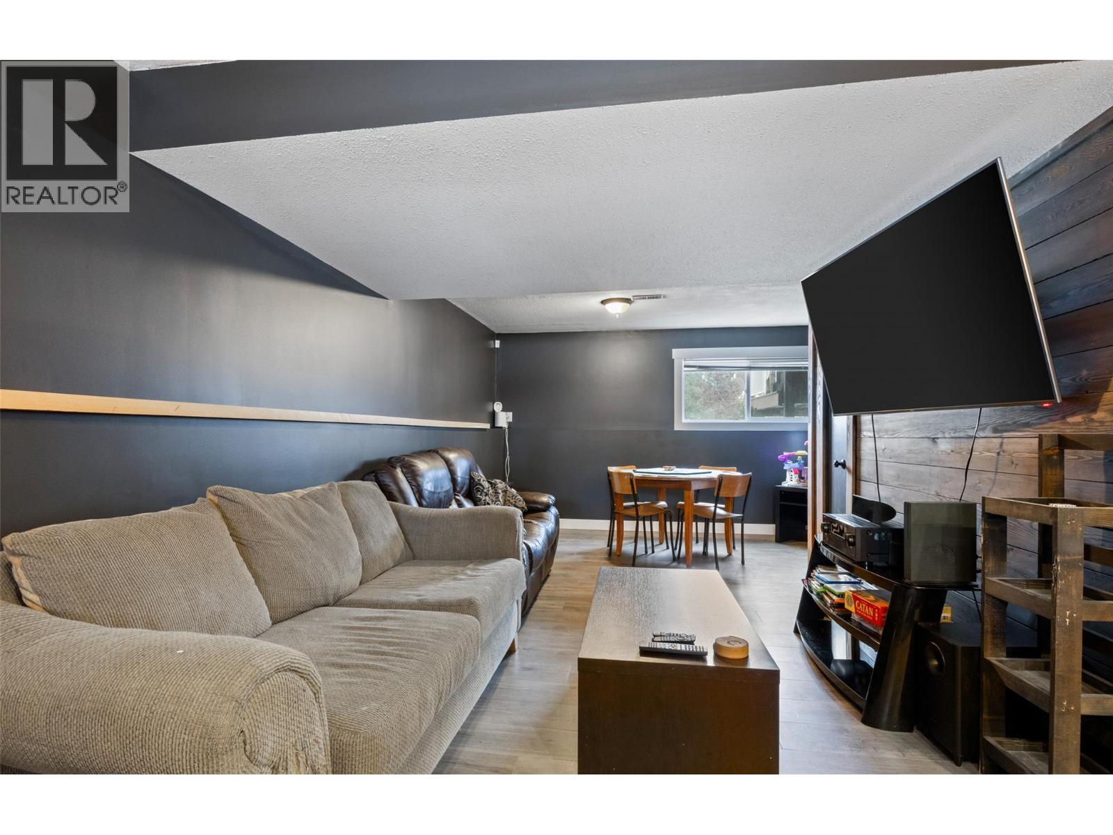 453 ROBIN Drive, Barriere