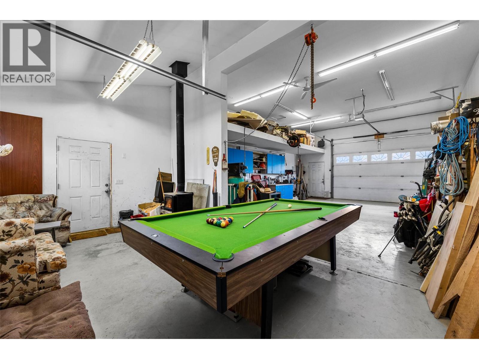 453 ROBIN Drive, Barriere