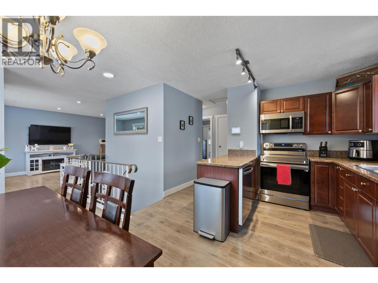 453 ROBIN Drive, Barriere