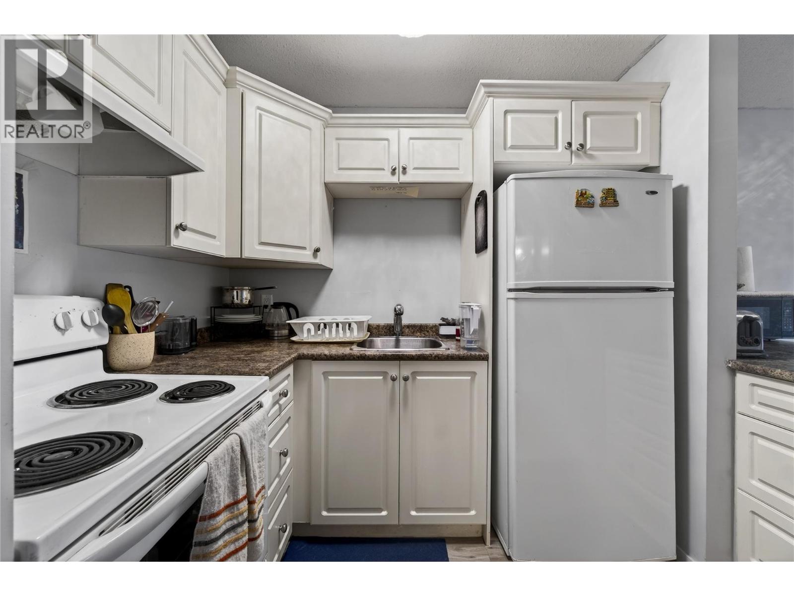 #215 3304 35th Avenue - 10