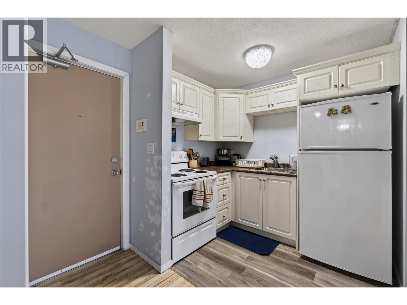 #215 3304 35th Avenue - 11