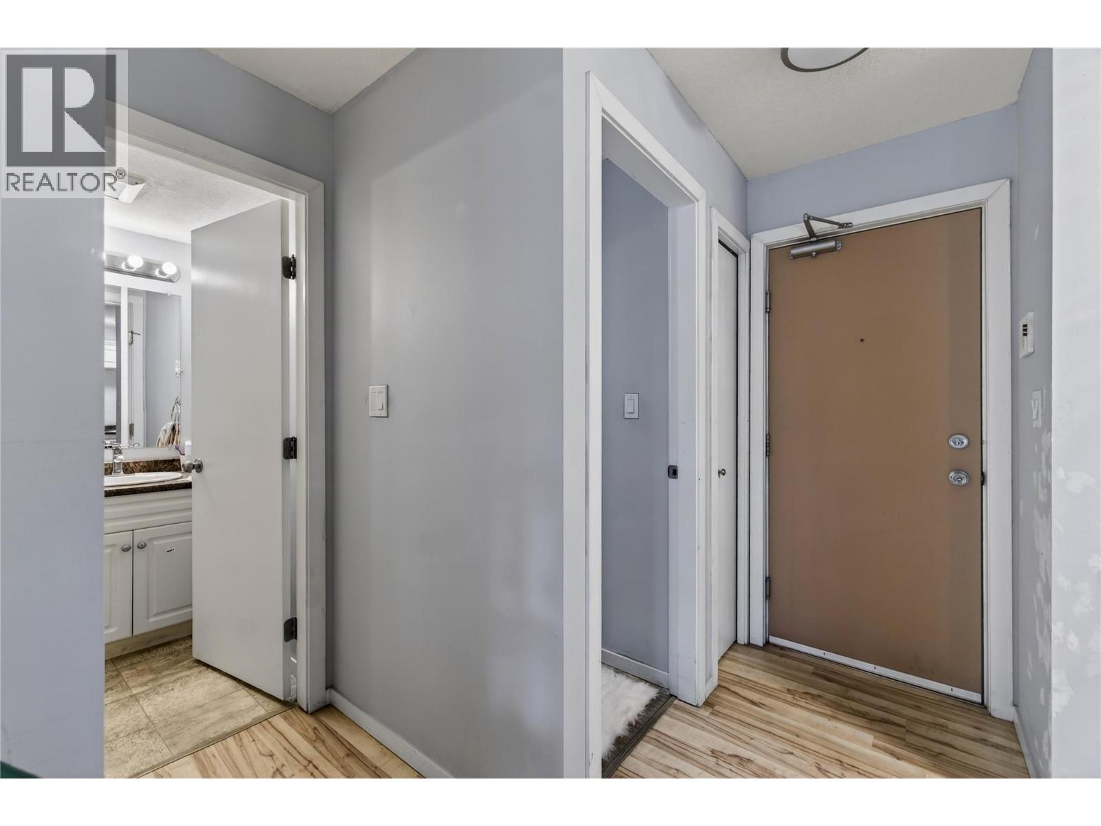 #215 3304 35th Avenue - 20
