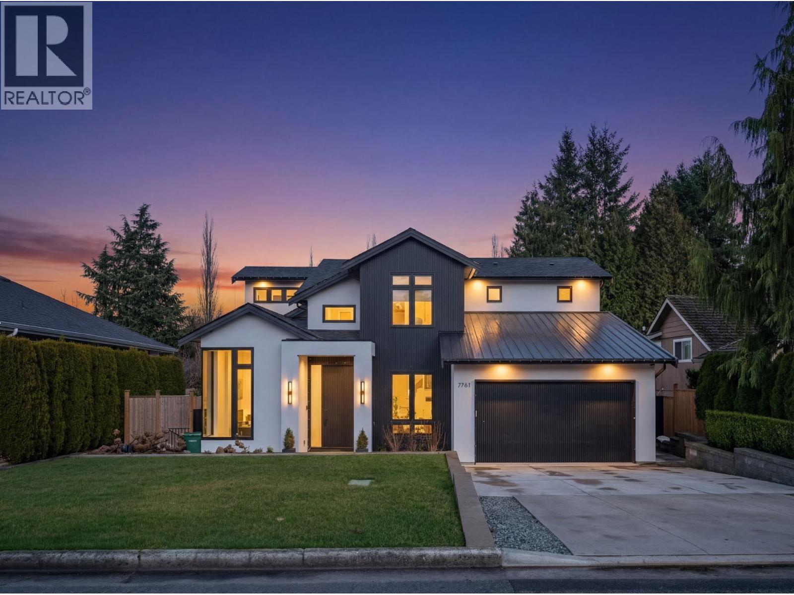 7961 BURNFIELD Crescent - main photo